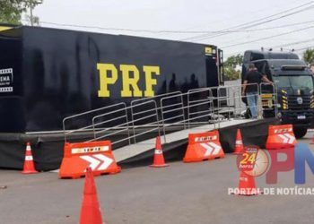 PRF leva ações educativas e de saúde à Festa da Penha com carretas interativas