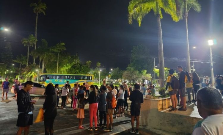 ‘Caminhada Penitencial’ reuniu centenas de fiéis em Itapemirim, em percurso de 16 km