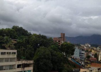 [Cachoeiro] Previsão de temporal faz Defesa Civil ficar em alerta