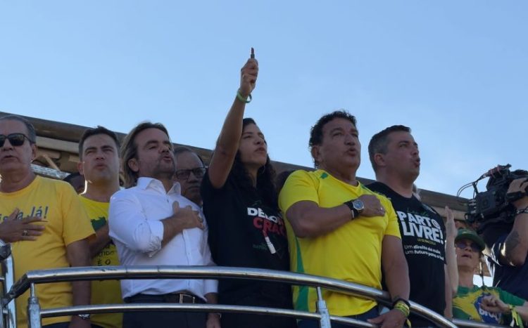 [Brasília] Parlamentares capixabas marcaram presença na Marcha Pró-Anistia