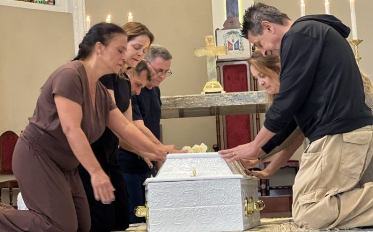 [Cachoeiro] Comoção durante velório e sepultamento de Irmã Otília