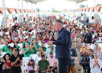 [Estado] Em Linhares, Casagrande participa da entrega de unidades habitacionais