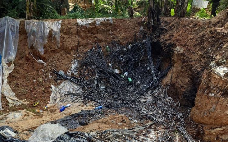 [Cachoeiro] Polícia Militar prende dupla queimando fiação furtada e flagra crime ambiental