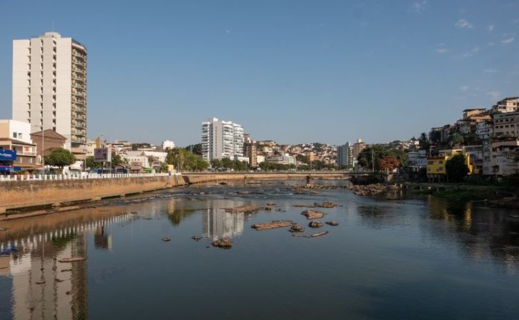 BRK opera 572 quilômetros de redes de esgoto em Cachoeiro de Itapemirim