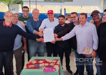 [1° Agro Guaçuí] Governo do Estado entrega máquinas e equipamentos agrícolas durante evento