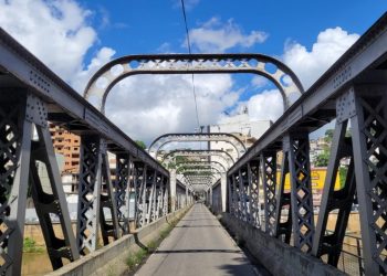 [Cachoeiro] Ponte de Ferro interditada para melhorias na iluminação