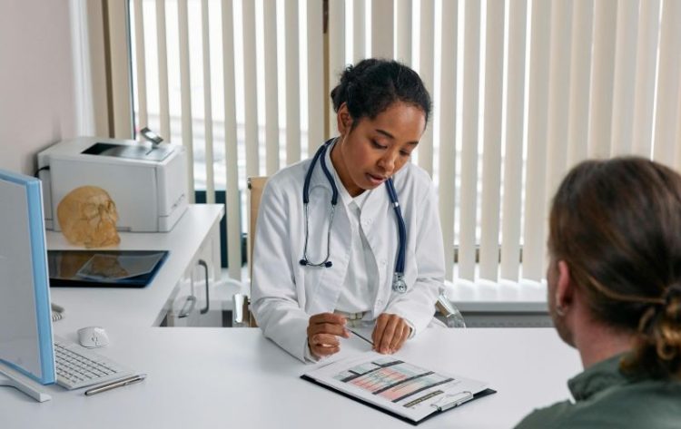 Cresce o número de empregos formais gerados no setor de saúde capixaba