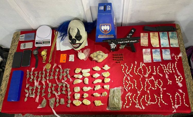 [Sul do ES] PM realiza apreensões de drogas, armas e captura de foragido durante o fim de semana