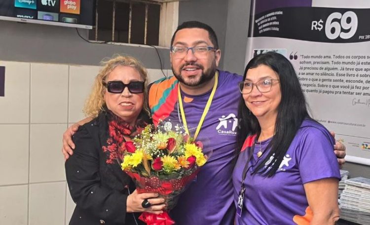 Artigo • Entre Pix e Promessas: arte, crítica e afeto na Casa Roxa Cultural