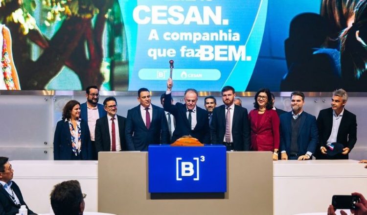 Leilão define parceiros para ampliar tratamento de esgoto em 43 municípios do Espírito Santo