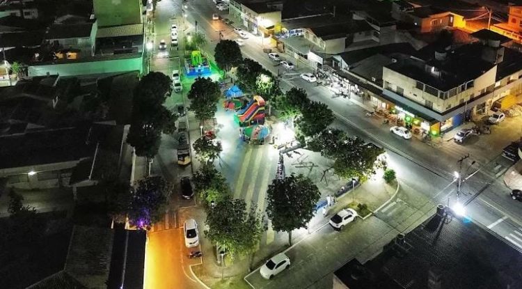 Artigo • Qual é o nome da praça? A disputa simbólica por um espaço público em Marataízes