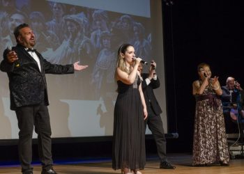 [Cachoeiro] Ópera na Escola: espetáculo gratuito na Praça Jerônimo Monteiro, nesta quarta (4)