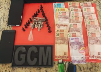 [Cachoeiro] GCM realiza apreensão de drogas e prende três pessoas no bairro Zumbi