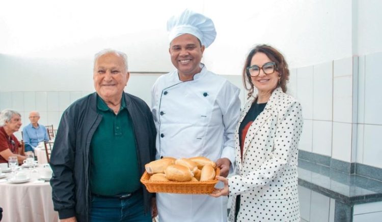 [Cachoeiro] Norma e Ferraço reinauguram Padaria Comunitária