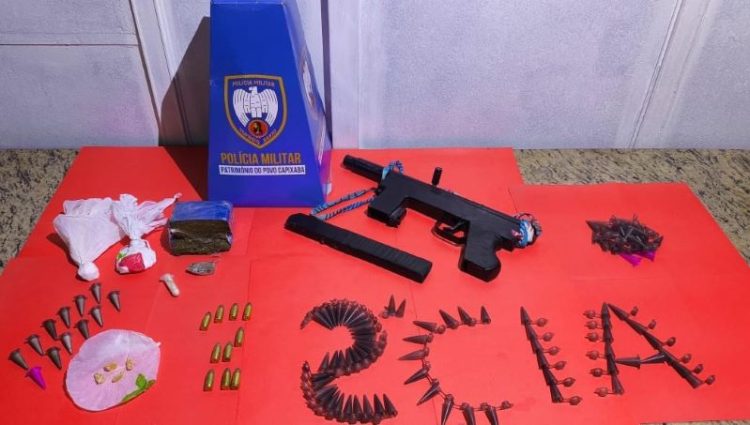 [Cachoeiro] Força Tática apreende submetralhadora enterrada em área de mata entre Valão e Morro Grande