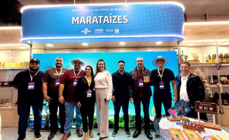 Marataízes inova com estande temático de “abacaxi” na Feira dos Municípios