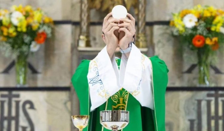 Crônica • O tempo do padre