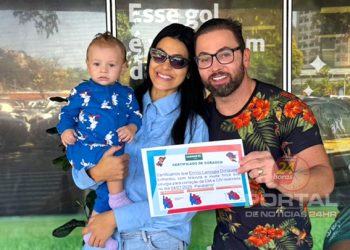 “É um milagre!” Pais celebram alta de bebê que teve 22 paradas cardíacas