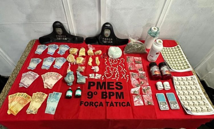 Ações da PM resultam na apreensão de arma e drogas em Cachoeiro de Itapemirim