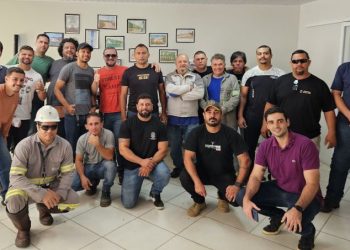 [Marataízes] Equipe de Iluminação Pública recebe treinamento sobre prevenção de acidentes