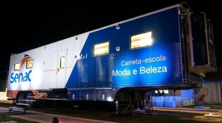 [Vila Velha] Unidade Móvel de Beleza do Senac leva qualificação e oportunidades a moradores