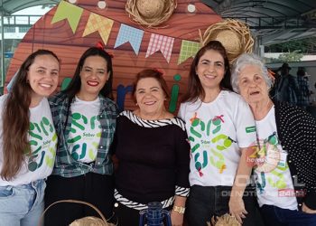 Arraiá da melhor idade leva animação e afeto ao Grupo Saber Viver