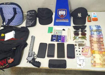 [Guarapari] Polícia Militar prende autor de roubo e apreende drogas e simulacro