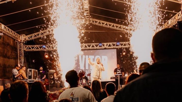 [Castelo] Show de Vitor Santanna é destaque na Festa de Nossa Senhora da Penha, neste sábado (9)