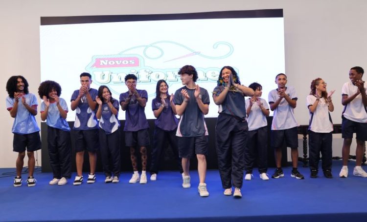 Governo apresenta novos uniformes escolares da rede pública estadual