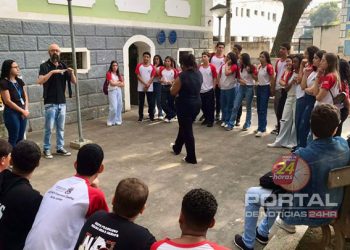 [Cachoeiro] Estudantes participam de tertúlia em homenagem aos 114 anos de Newton Braga