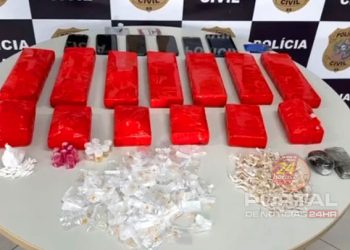 [Cachoeiro] Mulher com mandado de prisão é capturada após apreensão de 10 kg de drogas em Castelo