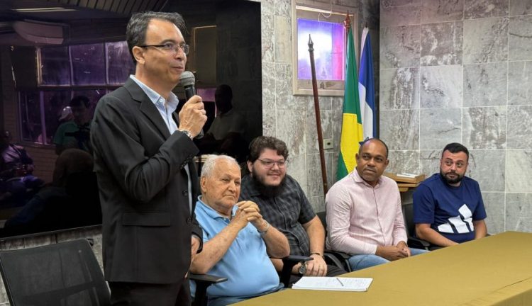 [Cachoeiro] Rogério Athayde assume Secretaria de Administração