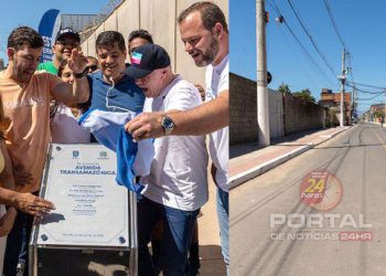 [Vila Velha] Prefeito e governador inauguram avenida de 1,3 km em Barramares