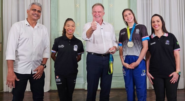 Governador recebe atletas capixabas que brilharam no Mundial de Ginástica Rítmica