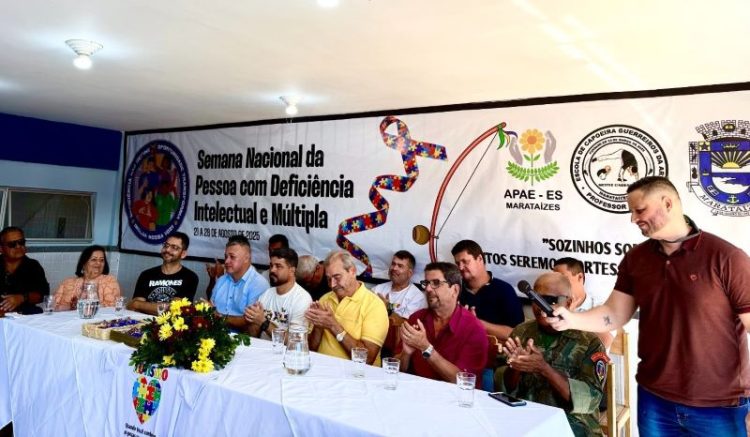 [Marataízes] Prefeitura entrega 50 carteirinhas  para crianças atendidas pela APAE