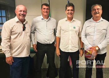 Prefeito e vice-prefeito de Marataízes fortalecem parceria com Governo do ES