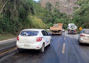 [Muniz Freire] Rodovia ES-181 é liberada após acidente com caminhão tanque