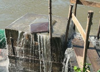 [Cachoeiro] Gerente de concessionária é conduzido para prestar esclarecimentos sobre vazamento de esgoto