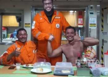 [Resgatados] Maikel e Ronald estavam com sede e comeram peixe cru para saciar a fome
