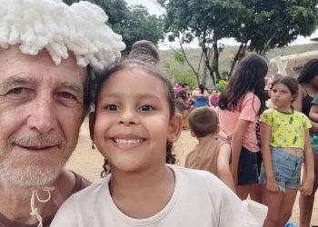 Crônica • Sonho a infância, então brinco…