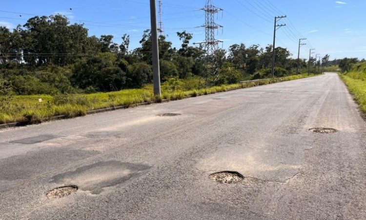 [Anchieta] Vereadores cobram recuperação da Estrada do Limão