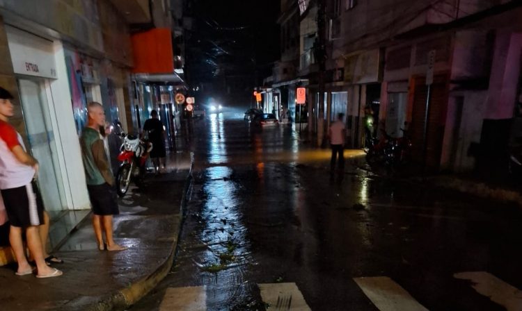 [Muniz Freire] Prefeitura intensifica ações emergenciais após forte temporal que deixou 184 desalojados