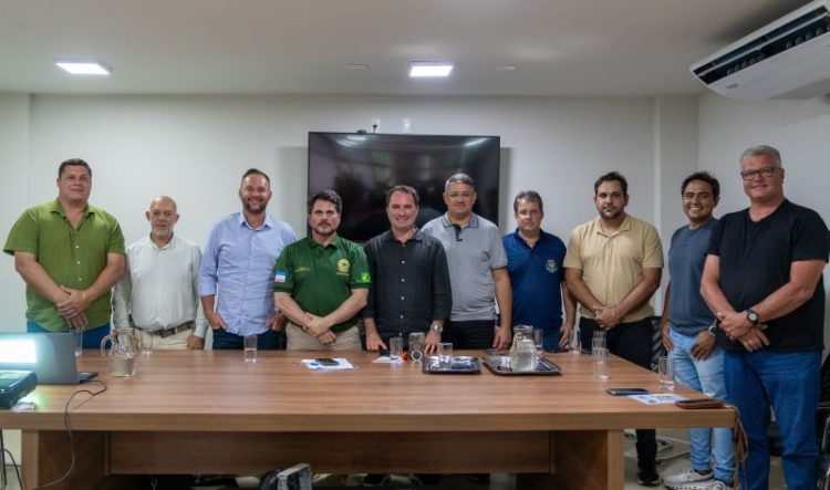 Senador reúne prefeitos para tratar de investimentos e segurança pública