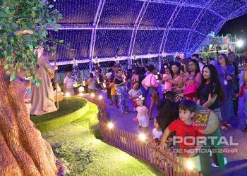 [Cariacica] Vila de Natal com presépio em tamanho real encanta famílias