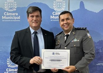 [Cachoeiro] Tenente-Coronel Nério recebe Título de Servidor Padrão na Câmara Municipal