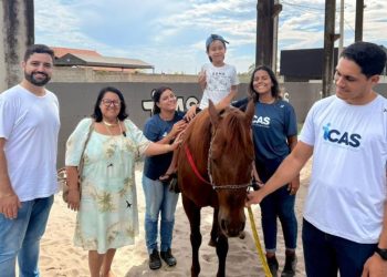 [Marataízes] Secretária faz visita técnica a Projeto de Equoterapia do ICAS