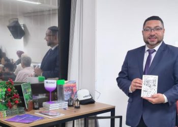 Em noite de gala, Guilherme Nascimento toma posse na Academia de Letras de Marataízes