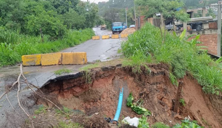 [Cachoeiro] Rua do bairro Nossa Senhora Aparecida segue interditada