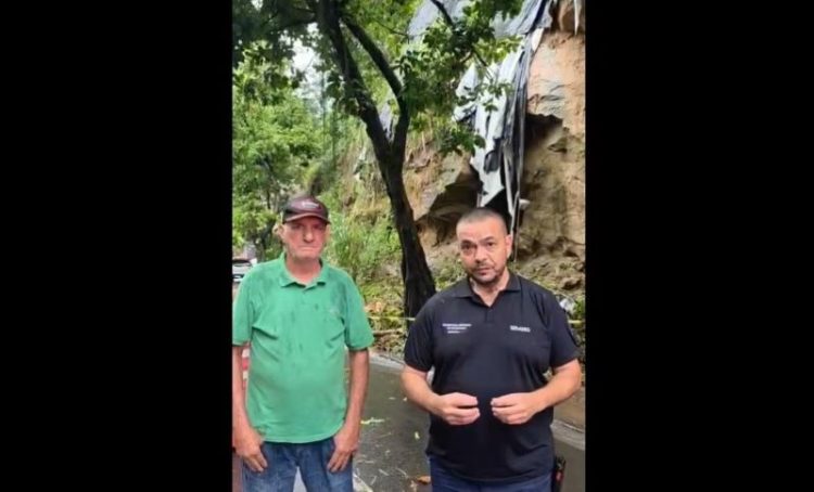 [Cachoeiro] Avenida Jerônimo Ribeiro interditada por risco de deslizamento de pedras