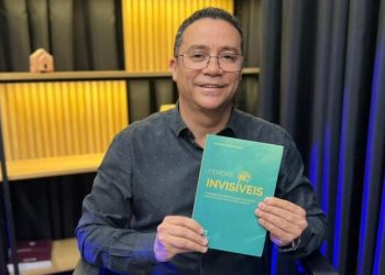 Livro expõe sofrimento psíquico de padres e pastores e rompe silêncio no ambiente religioso